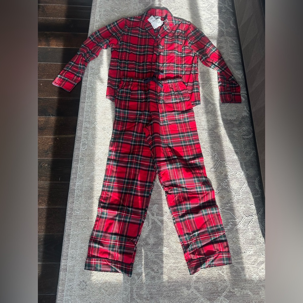 Petite Plume Men’s Red Plaid Pajama Set Size Large